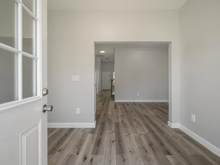 112 Black River Dr — Photo 22