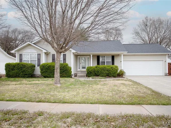 838 Auburn Dr, Sikeston, MO 63801
