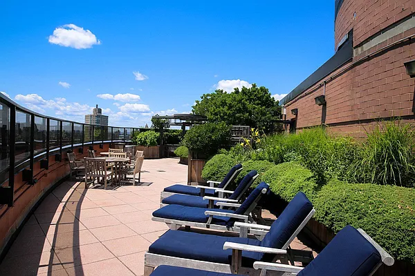 Rented by MyNyHousing | media 122