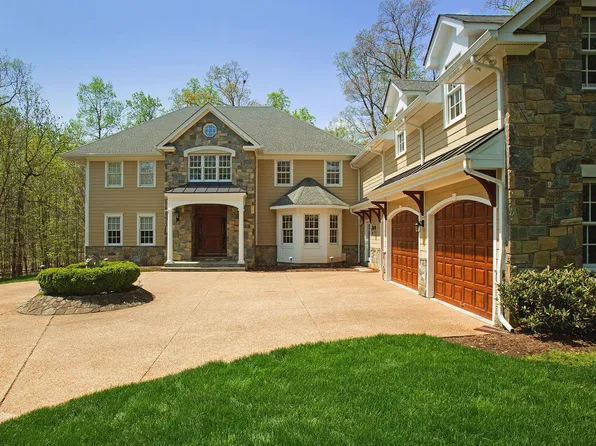 512 Seneca Green Way, Great Falls, VA 22066