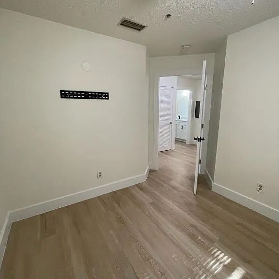 1552 S Myrtle Ave — Photo 9
