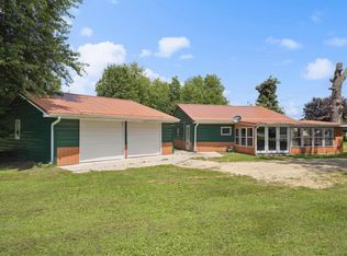 206 3rd St N, Hazleton, IA 50641