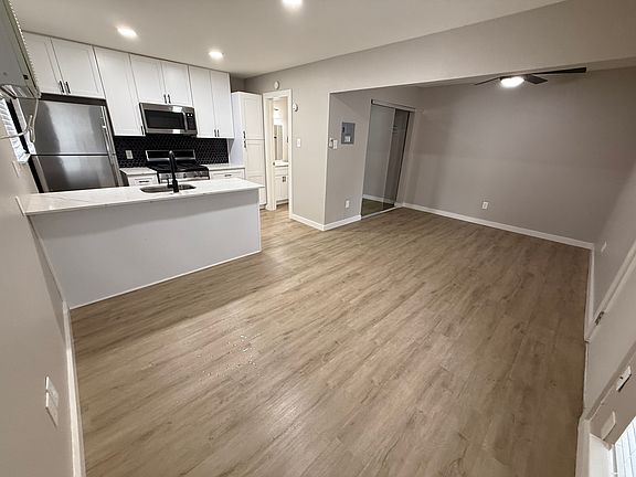 2nd image of 610 1/2 W 30th St #204