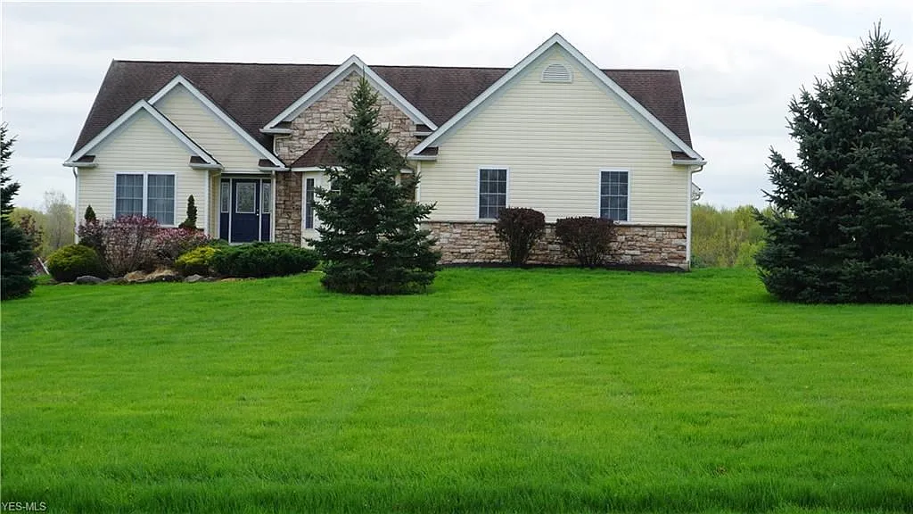 4348 Abbey Ln photo 1