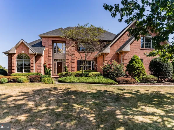 7 Accent Cir, Camp Hill, PA 17011