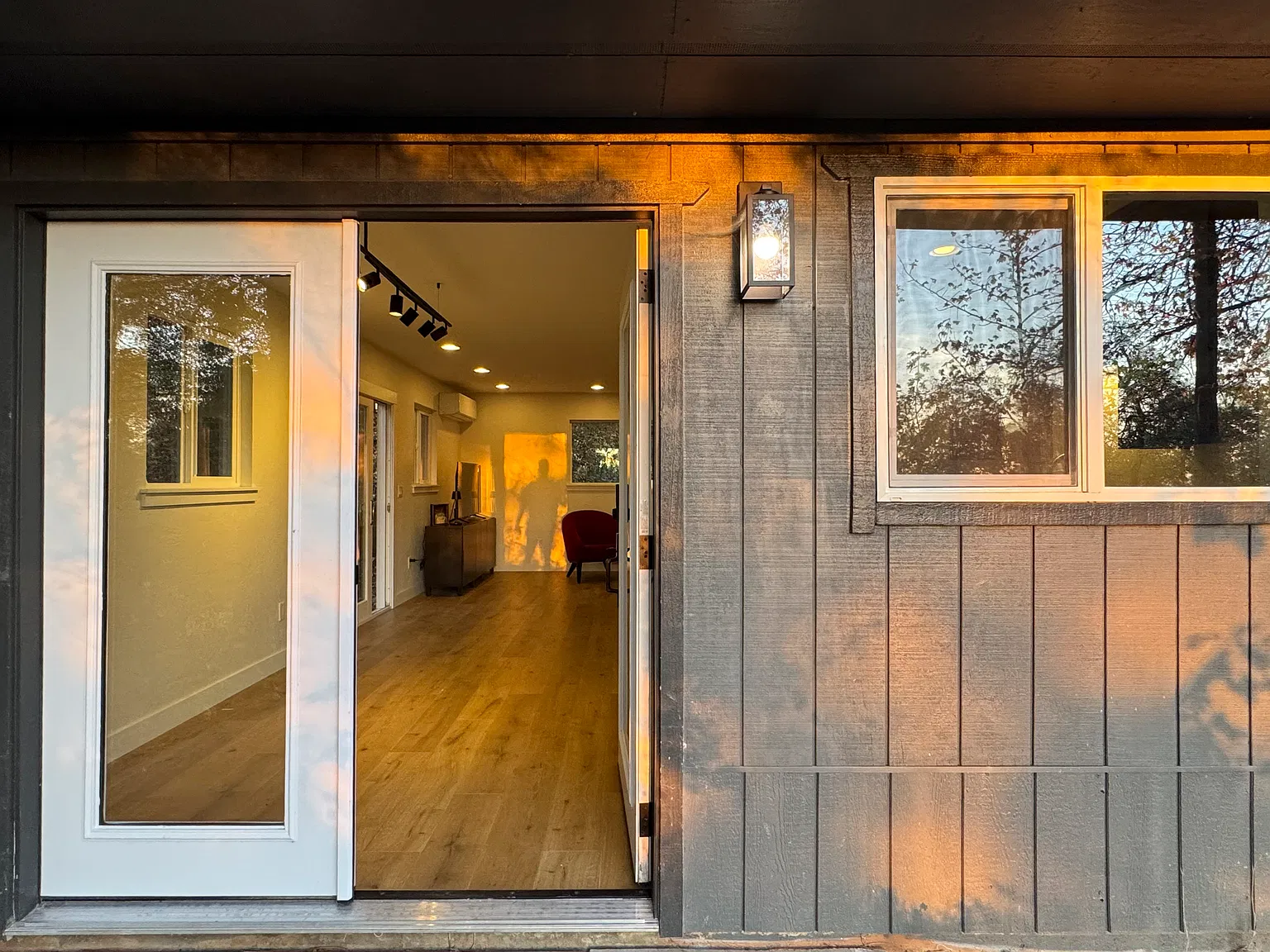 2 bed, 600 sqft, $2,150 — Photo 2