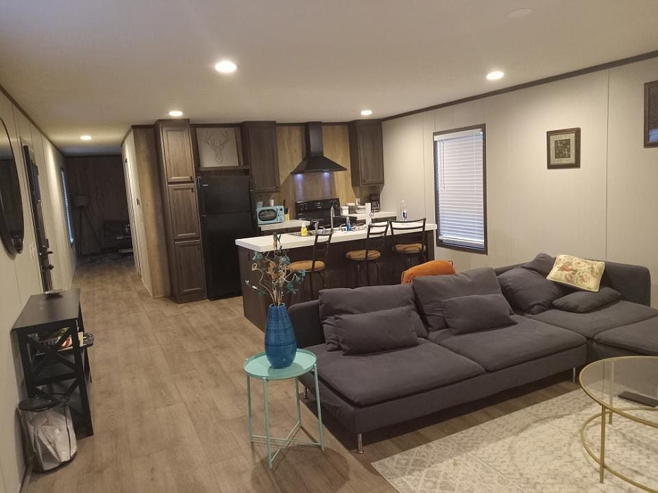 2nd image of 233 Kitchings St