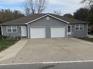 2827 County Line Rd, Country Club, MO 64506