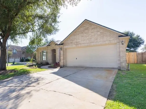 17238 Maple Hollow Dr, Sugar Land, TX 77498