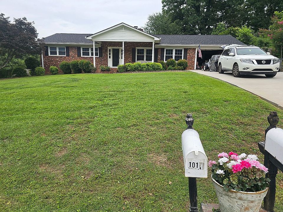 1st image of 101 N Oak Forest Dr