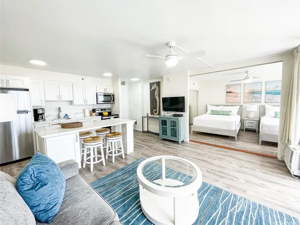 201 Ohua Ave #T2-2412, Honolulu, HI 96815
