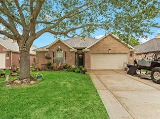 5119 Chase Wood Dr, Bacliff, TX 77518