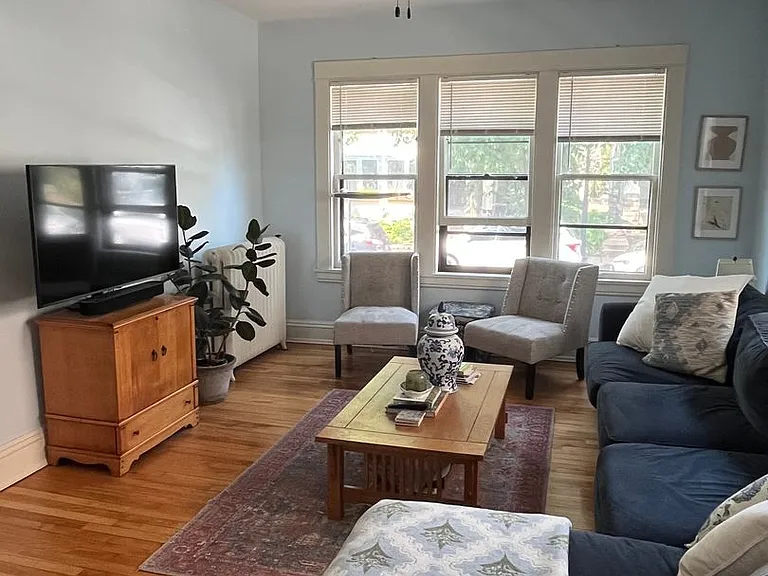 2409 Fremont Ave S — Photo 2