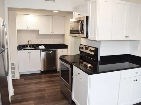 211 Springfield by Royse + Brinkmeyer, 211 W Springfield Ave APT 304, Champaign, IL 61820