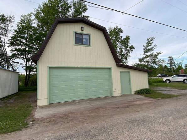 9143 N Lake Shore Dr, Grayling, MI 49738