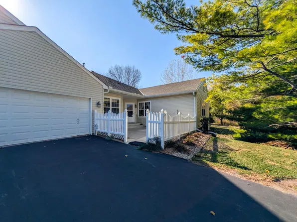 3061 Timberwood Trl #43, Saint Paul, MN 55121