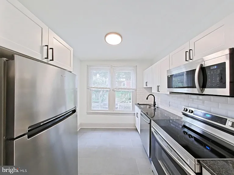 355 Lyceum Ave #1 — Photo 1