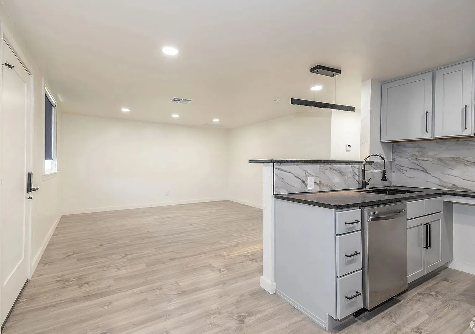 Atrium Apartments — Photo 3