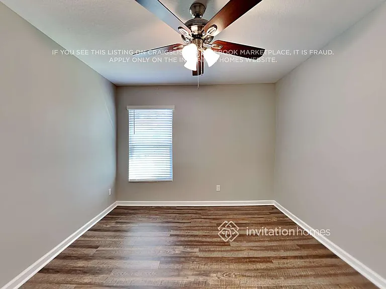 598 SW Ester Ave — Photo 11