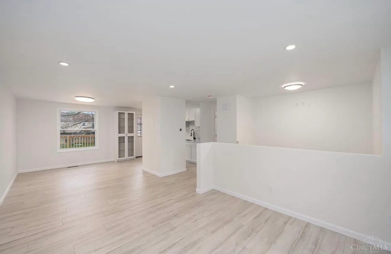 4 bed, 1.5 bath, 1530 sqft, $2,100 — Photo 3