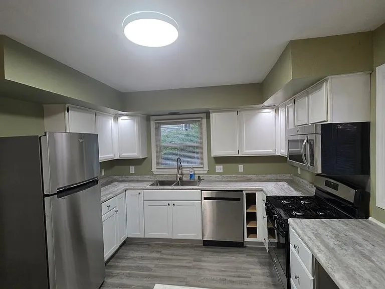 2318 Hackberry Ct — Photo 1