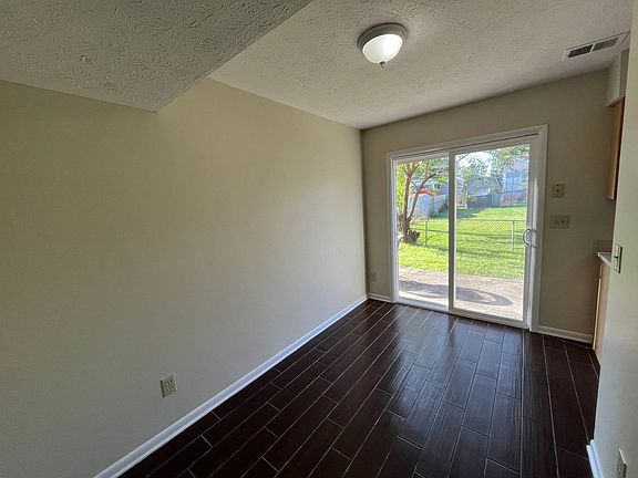 4th image of 1441 Elmore Ave #3672