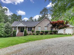 1407 Winding Timber Ln, Vinton, VA
