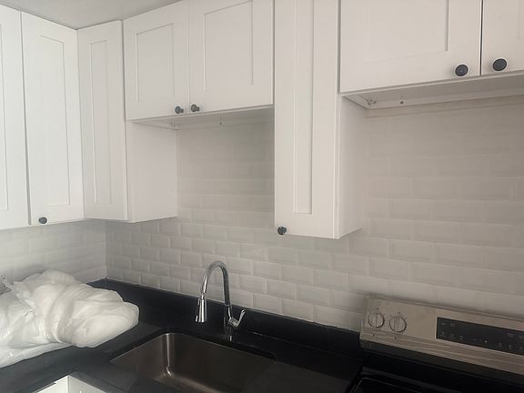2nd image of 90 Ridgewood Ln APT 10