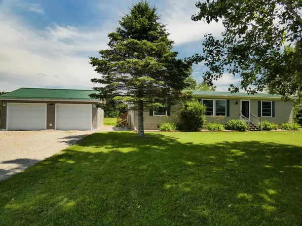 N3644 Green Valley Rd, Pulaski, WI 54162