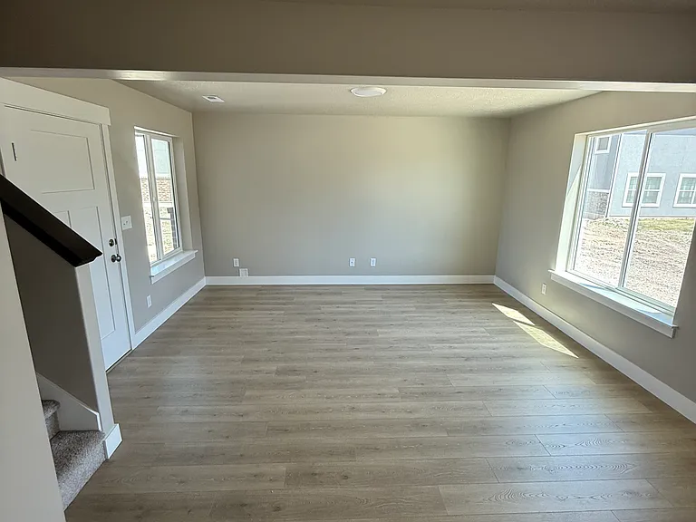 1431 W 500 N — Photo 3