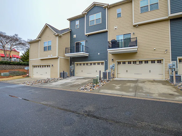 313 Annandale Dr — Photo 35