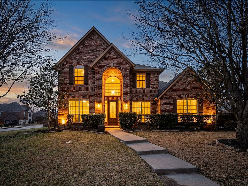 1st image of 656 Memorial Hill Way