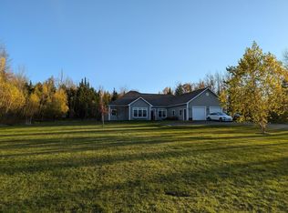 20 Drew Ln, Newport, ME 04953