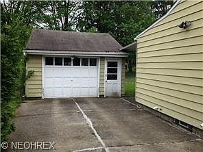 4th image of 315 Stadium Dr