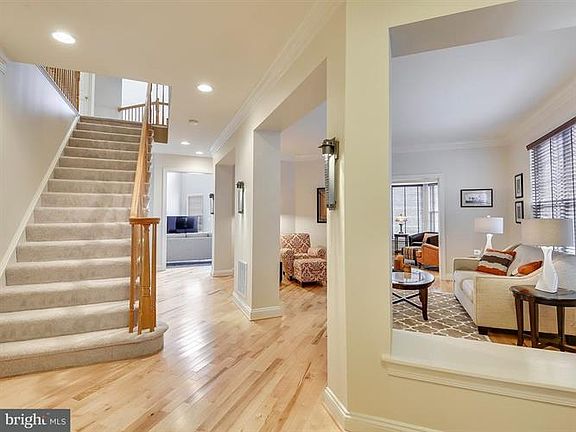 4th image of 5829 Governors Hill Dr