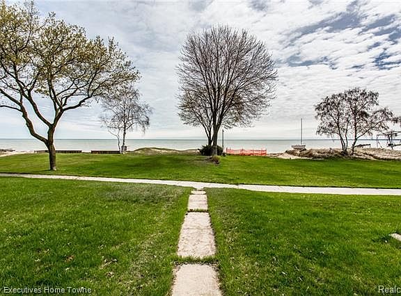 3rd image of 4252 Gratiot Ave