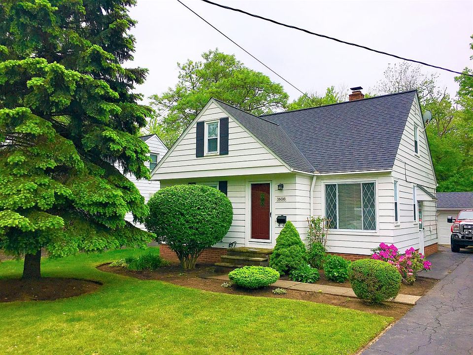 Adorable move-in ready house, quiet street