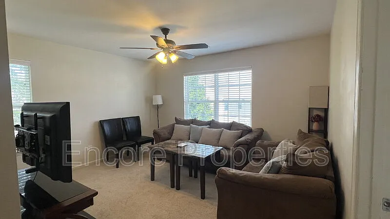 3 bed, 3.0 bath, 1750 sqft, $2,000 — Photo 4