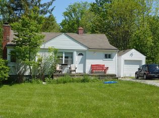 2517 Forest Dr, Hinckley, OH 44233