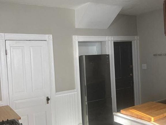 4th image of 2416A N Dousman St