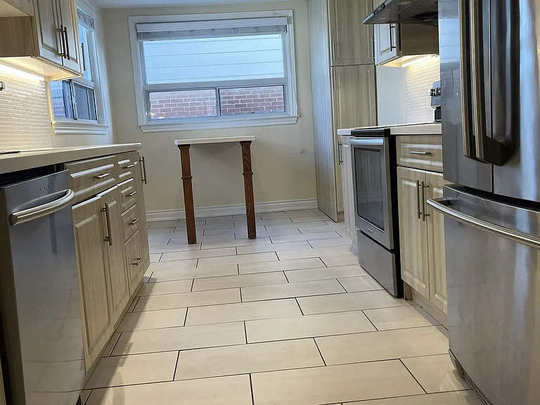 1166 McBride Ave #UPPER — Photo 13
