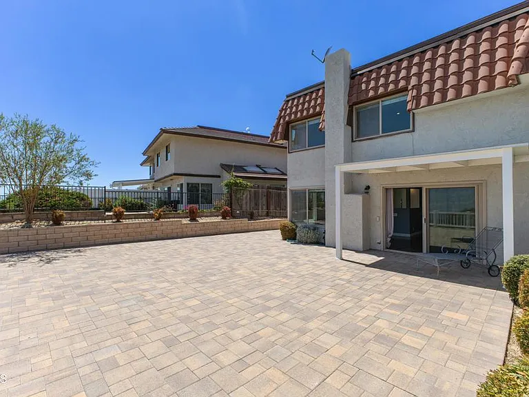 738 Galaxy Heights Dr — Photo 20