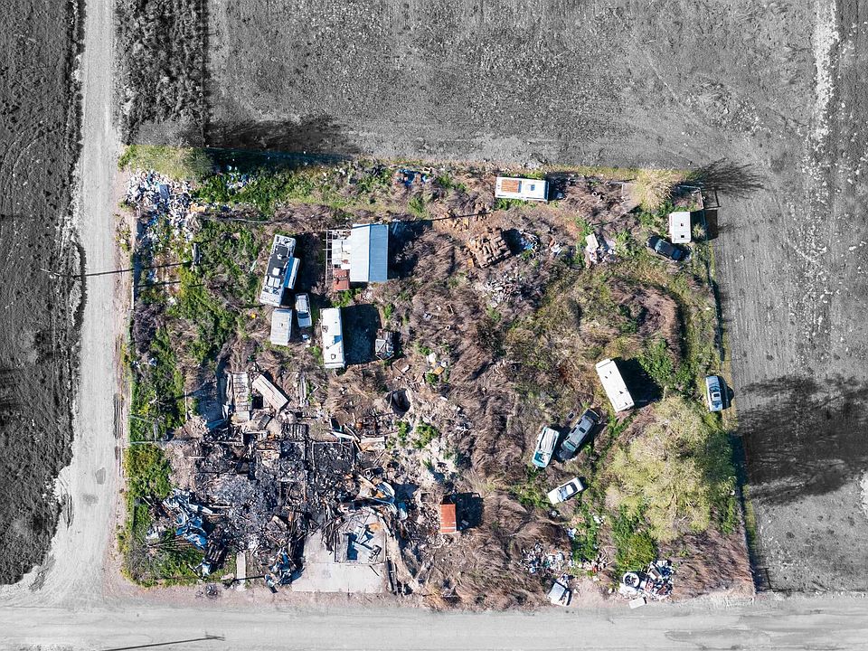 1st image of 390 Columbia Ave