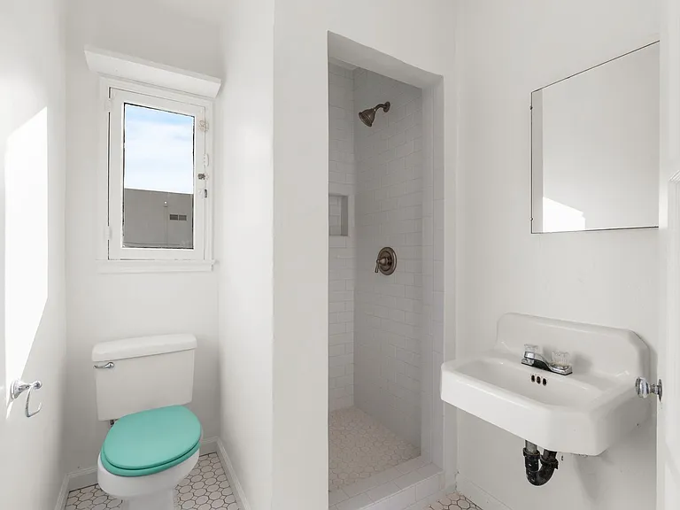 4634 Clarissa Ave #4634 — Photo 10