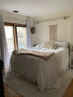 Rented by Chartwell Manhattan Realty | media 13