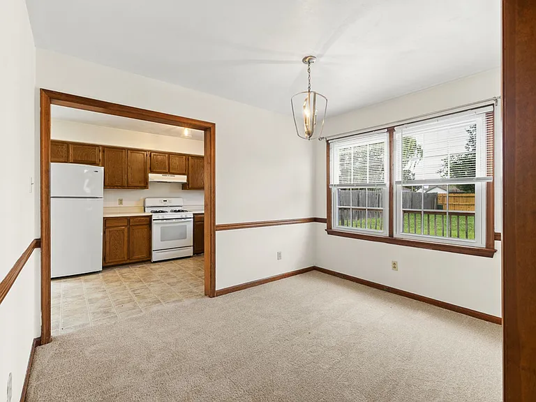 868 Avatar Dr — Photo 8