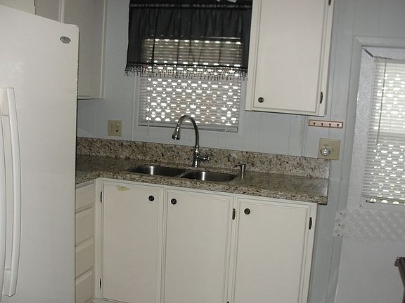 2nd image of 16 Tyler Ln