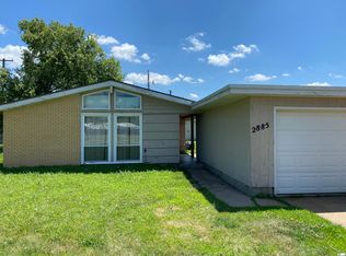 2885 Foxboro Dr, Salina, KS 67401
