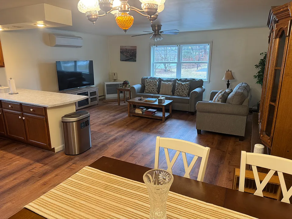 657 Maine Ave #3