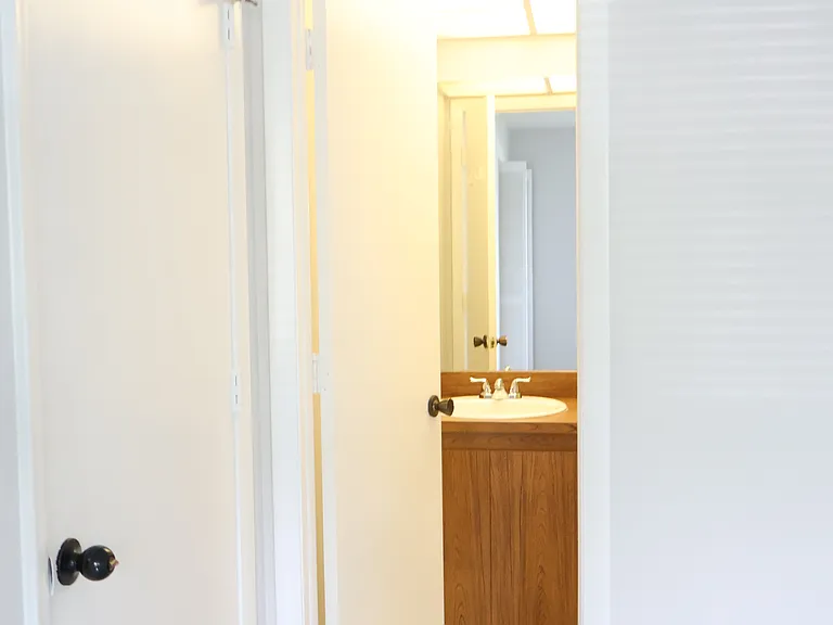 en-suite bathroom #1